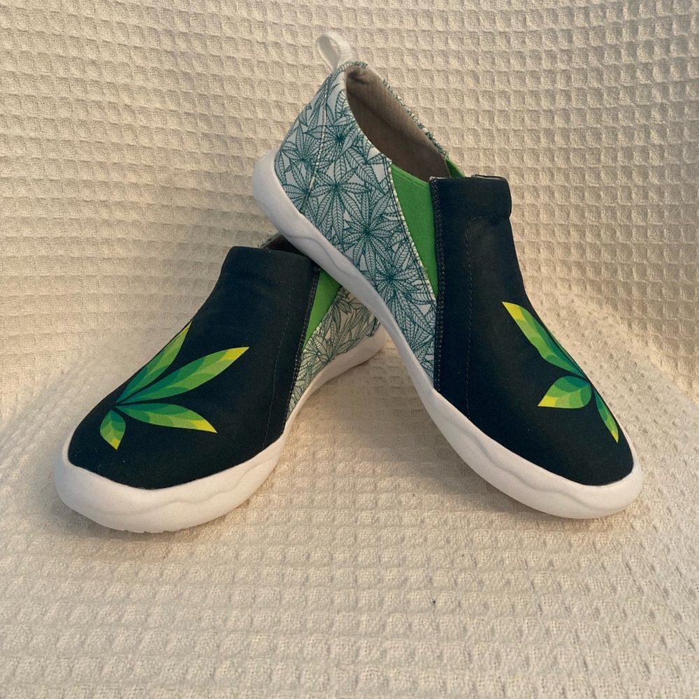 Mens Andoze Canibis Print Eco-friendly Waterproof Lightweight Slip Ons Size 10